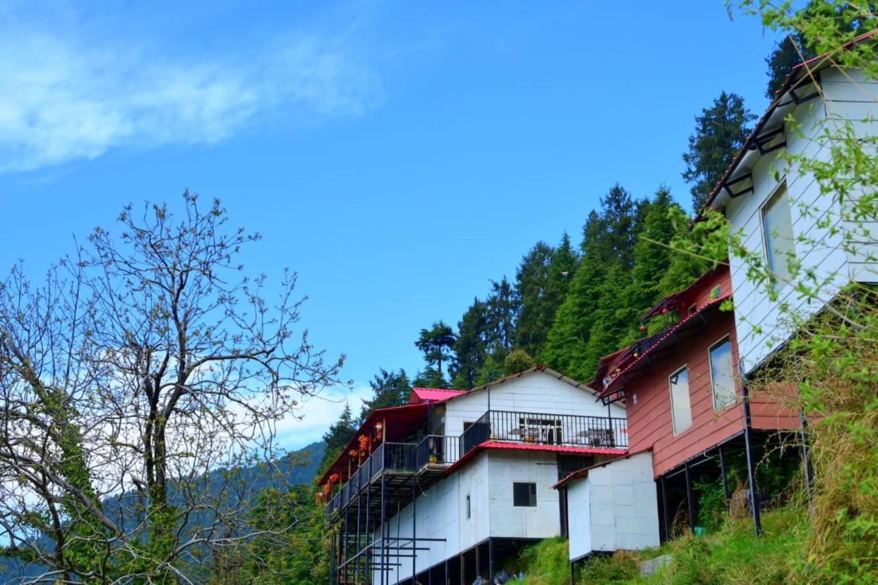 Aamod Resorts Dalhousie ! Luxury Cottage Resort מראה חיצוני תמונה